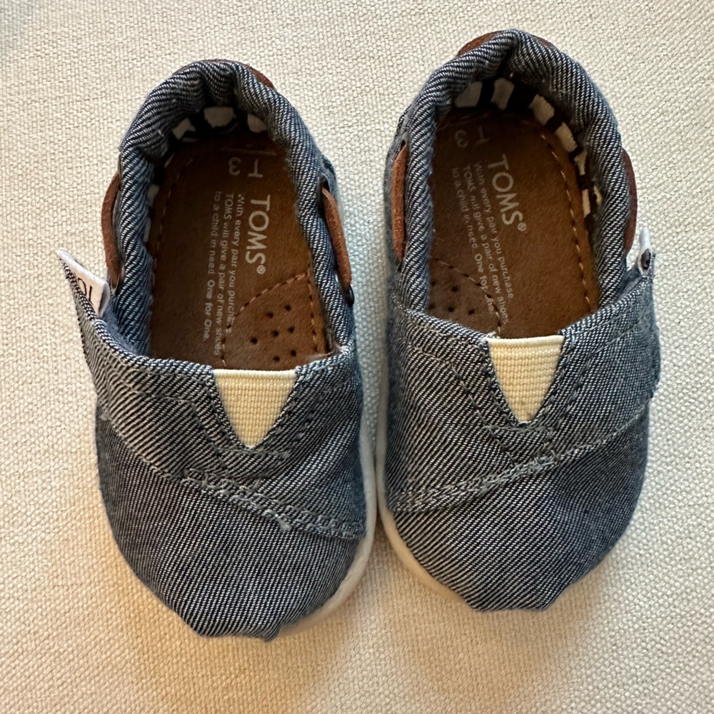 Blue Jean chambray baby Toms